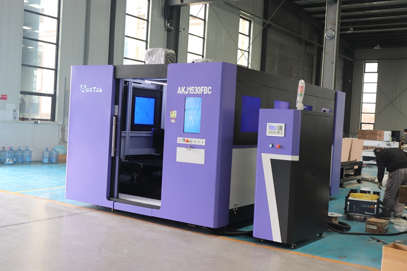 Industrial 3015 6000 watt Fibe - Industrial Fiber Laser Cutting Machine ulasan dan harga