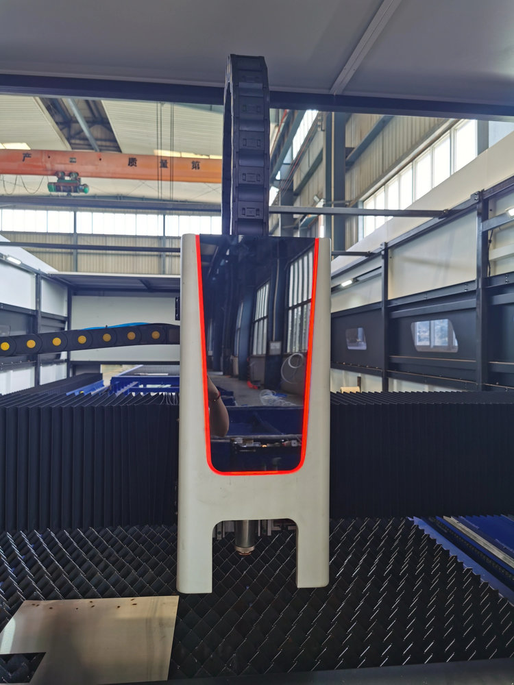 Fully Enclosed CNC Fiber Laser - Industrial Fiber Laser Cutting Machine ulasan dan harga